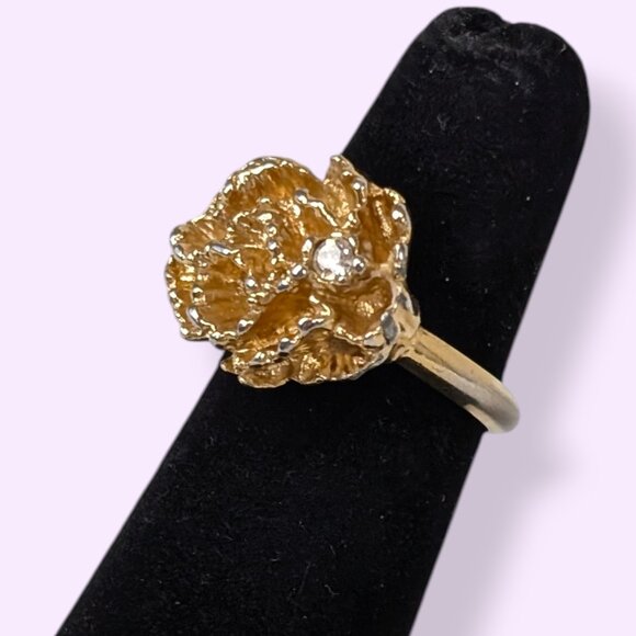 V. Avon Floral Rhinestone Ring - Picture 3 of 7